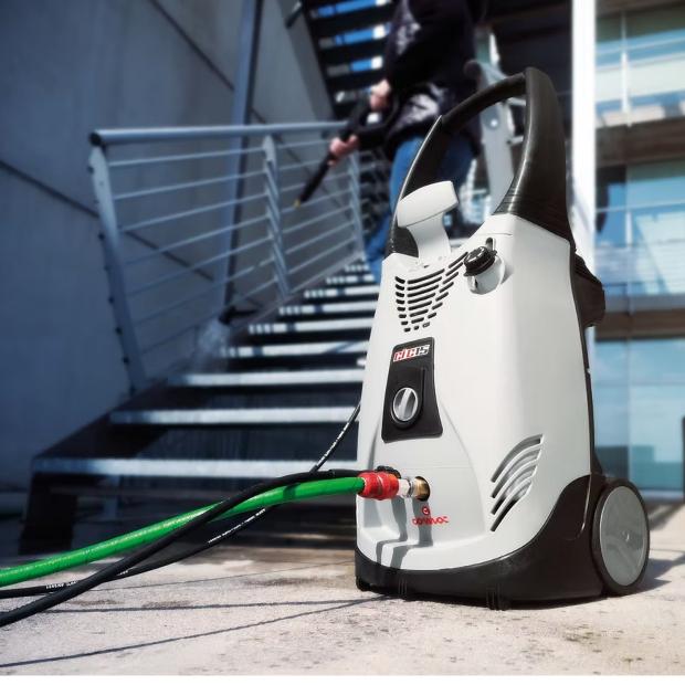 Sistema per la pulizia dei balconi