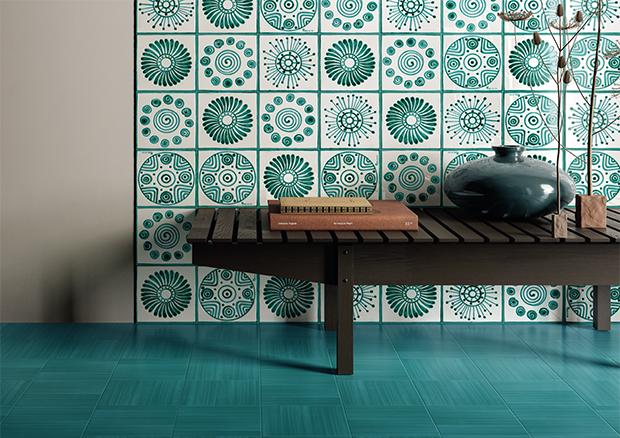 Rivestimento in piastrelle di maiolica