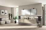 Mobile bagno sospeso con doppio lavabo, scelta adatta a bagni grandi dove la capienza conta più dell’effetto visivo