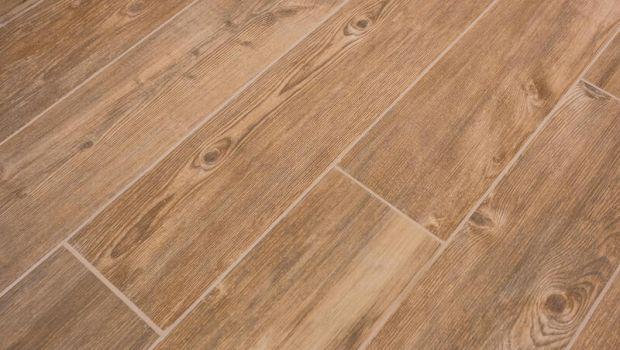 Piastrella in gres porcellanato dall'effetto legno: come sceglierla davvero