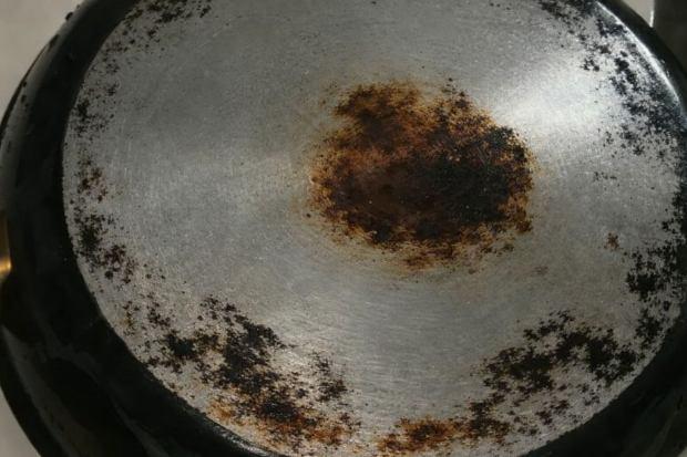 Una padella sporca &egrave; sintomi di un problema 