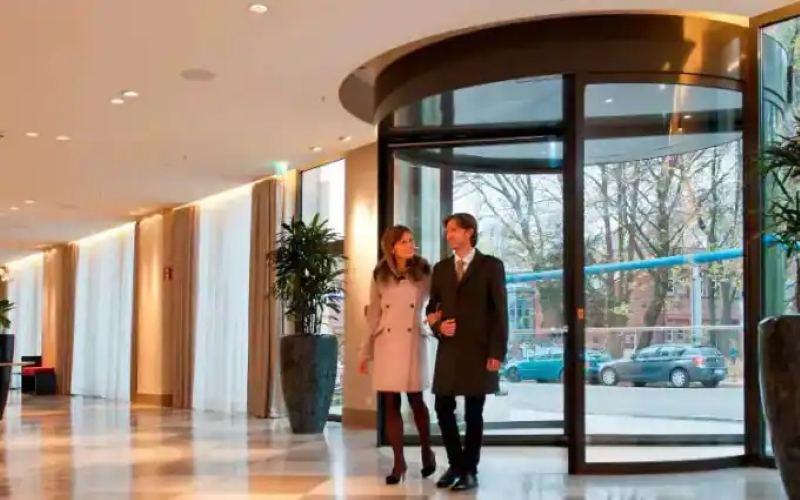 Porta girevole automatica 