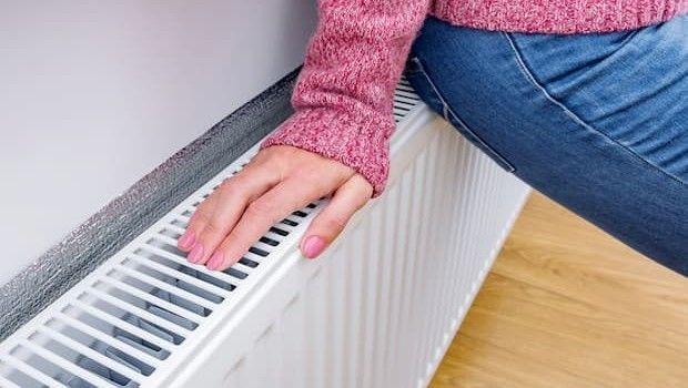 Perch&eacute; i termosifoni scaldano in modo irregolare anche dopo averli sfiatati