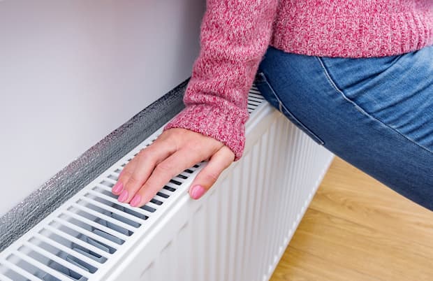 Termosifone caldo ma disomogeneo