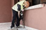 Operaio al lavoro