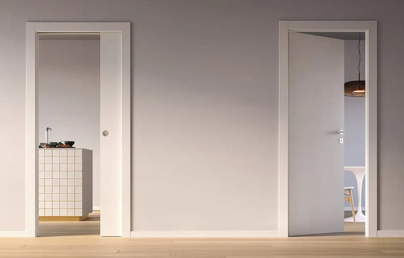 Porta scorrevole e tradizionale a confronto
