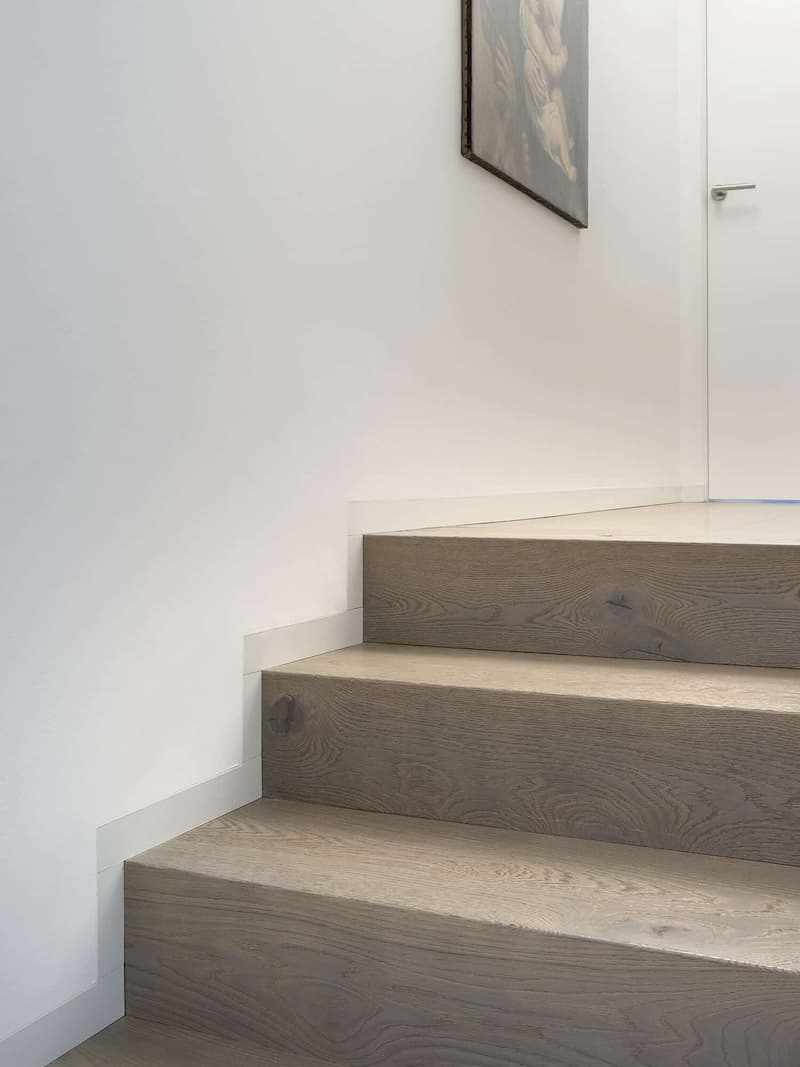 Battiscopa filo muro