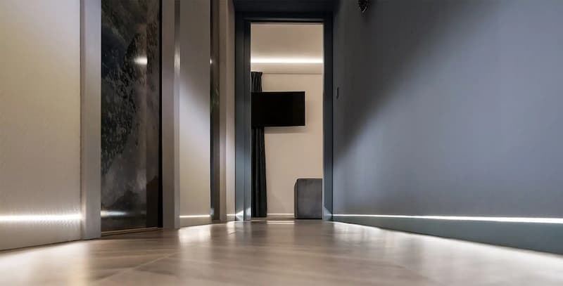 Battiscopa minimal con LED