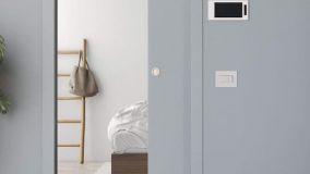 Porte scorrevoli: quanto spazio si recupera davvero rispetto a una porta a battente