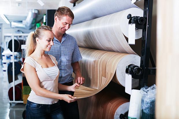 Il PVC &egrave; uno dei materiali pi&ugrave; diffusi nei pavimenti resilienti. Foto Getty Images