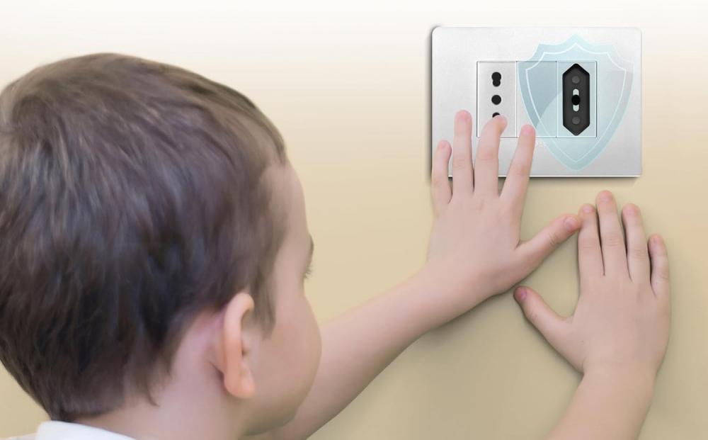 Protezione presa per bambini - Foto Mini Hugs