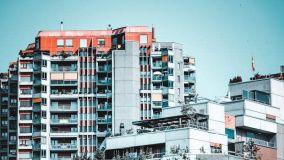 Rumori molesti in condominio: regole, divieti e cosa prevede la legge