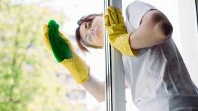 Aloni tra i vetri del vetrocamera: cosa indicano e come intervenire