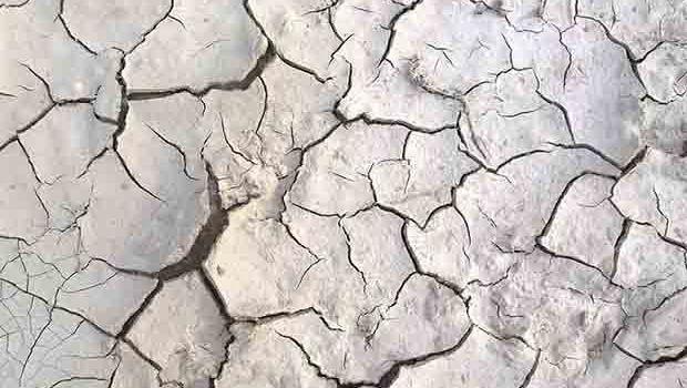 Cedimento delle fondazioni per siccit&agrave;: cosa succede al terreno sotto casa