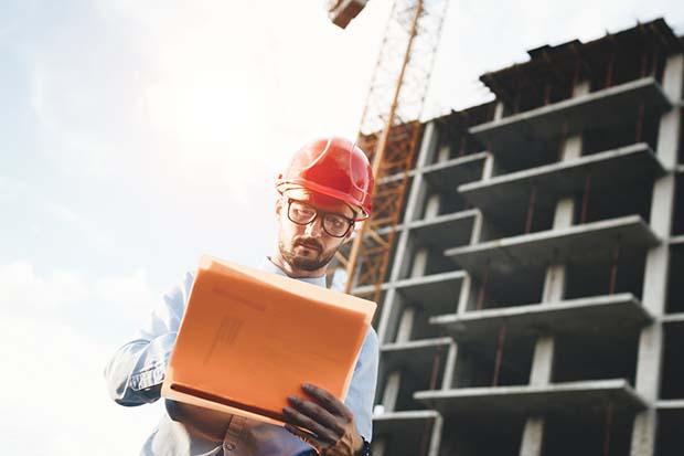 Una soprelevazione pone molte sfide tecniche, logistiche e normative. Foto IStock