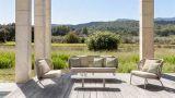 Cuscini quick-dry per l'outdoor: materiali drenanti e come evitare muffe e cattivi odori