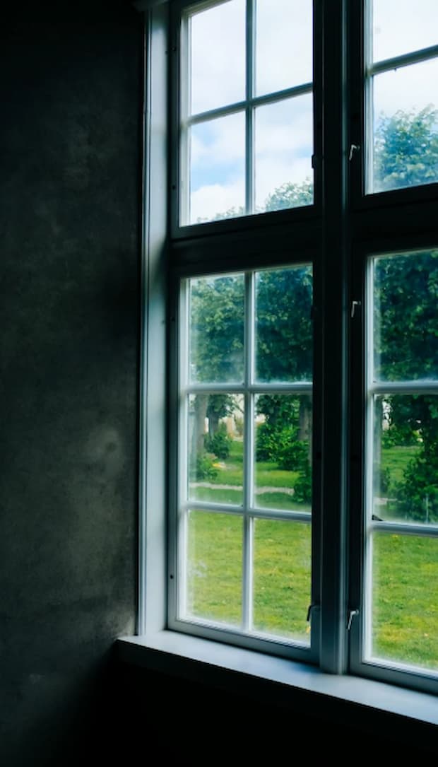 Angolo del telaio della finestra