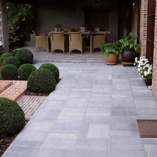 Come rimuovere melata e resina dal balcone