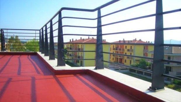 Tetti e lastrici: impermeabilizzazione contro piogge intense e grandine