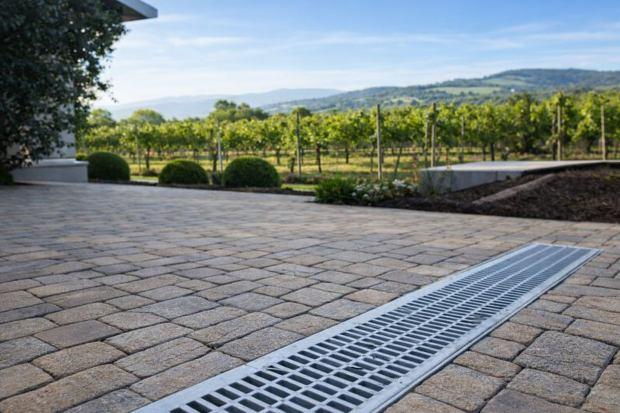 Canaletta in giardino 