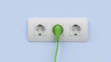 Aria fredda dalle prese elettriche sulle pareti esterne