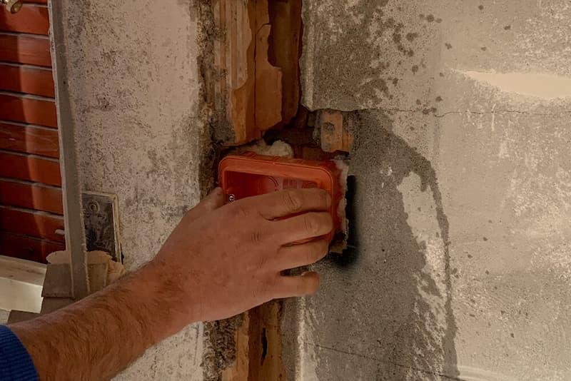 Come sigillare le scatole elettriche
