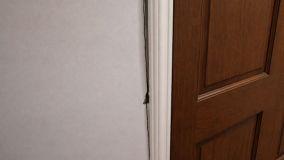 Intonaco soffitto inizia a creparsi, quale causa?