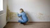 Umidit&agrave; in casa: cause reali e soluzioni efficaci per eliminarla senza errori