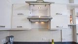 Odore di umido nei pensili della cucina: cause nascoste e soluzioni efficaci