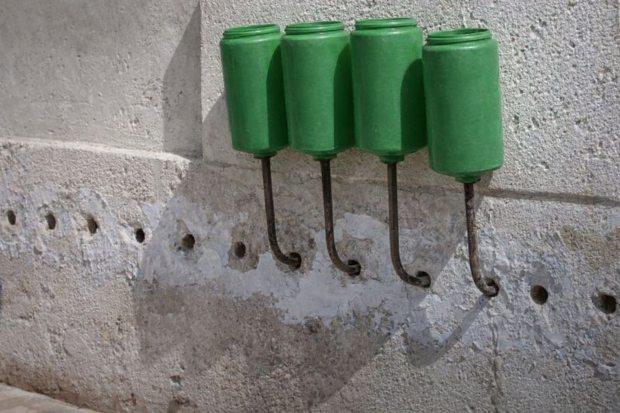 Applicazione di una barriera chimica contro umidit&agrave; di risalita 