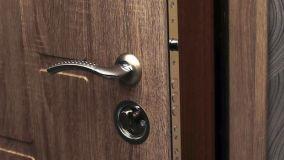 Condensa sulla superficie interna delle porte blindate: perch&eacute; si forma e come intervenire