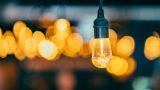 Lampadine che sfarfallano: cause elettriche nascoste e come intervenire