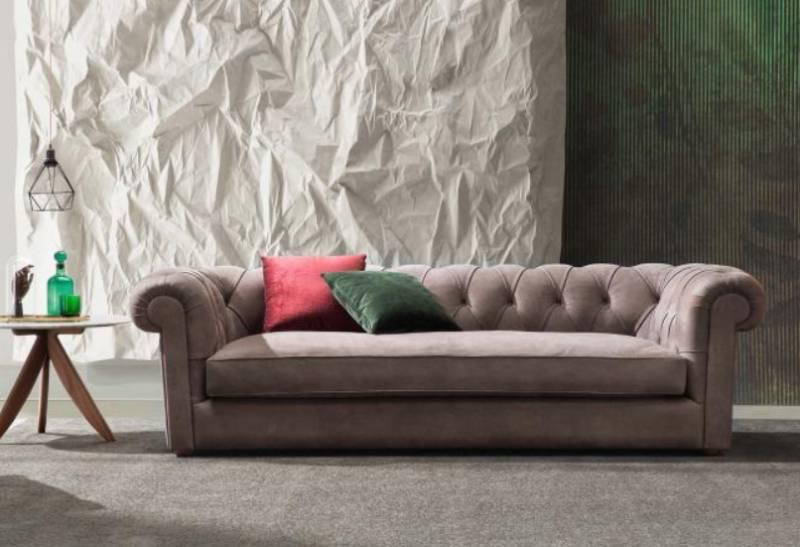 Divano chesterfield stile