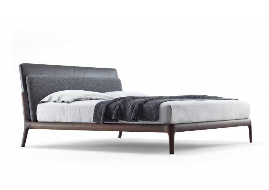 Letto Bowery di legno con testata imbottita di BertO Salotti