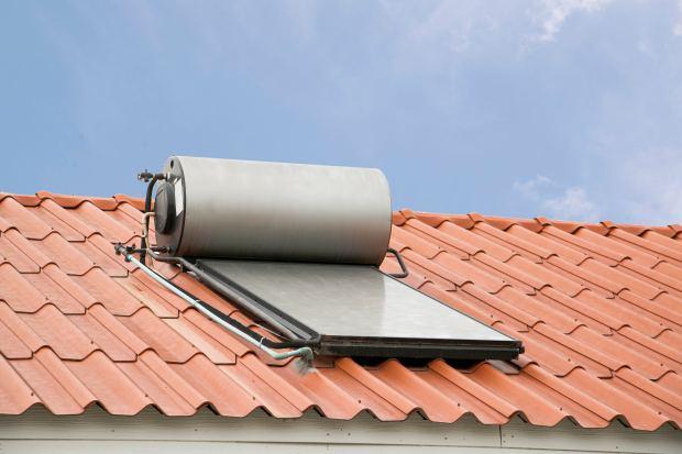 Solare termico con accumulo per acqua calda in casa