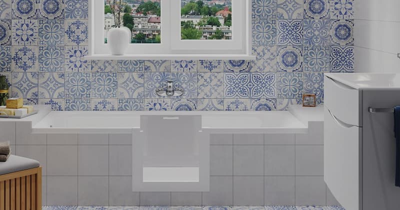 Vasca da bagno lunga con ingresso con sportello