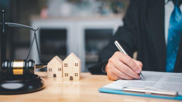 Vendita casa con morosit&agrave; condominiale: regole e rischi