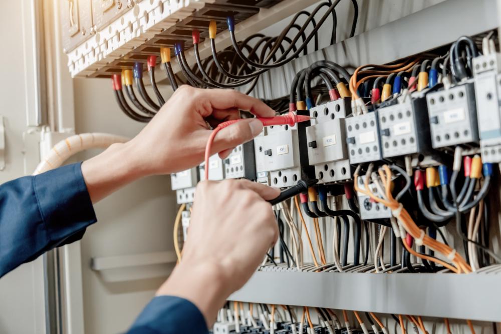 Controllo quadro elettirco - Foto Getty Images