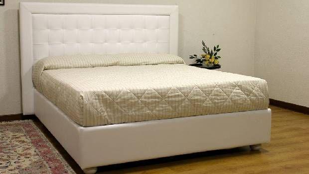 Camera piccola con letto matrimoniale: come scegliere senza sacrificare lo spazio