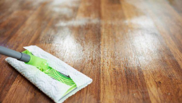 Pavimento in legno che cambia colore con il sole: perch&eacute; succede e come prevenirlo