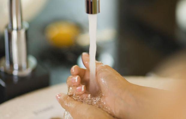 Acqua calda da miscelatore 