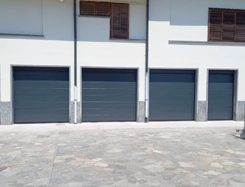 Esposizione della porta garage a sole e intemperie - foto sistema facile