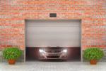 Porta garage che fatica ad aprirsi - foto getty images
