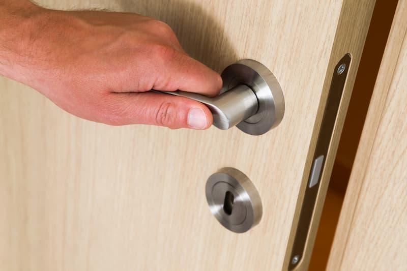 Serratura funzionante ma porta che non chiude bene - foto getty images