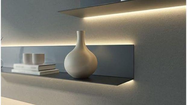 Mensole illuminate integrate nell'arredo: quando funzionano e cosa evitare