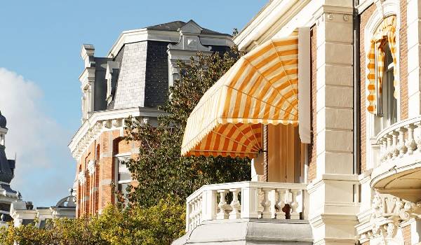 Facciata balcone tenda