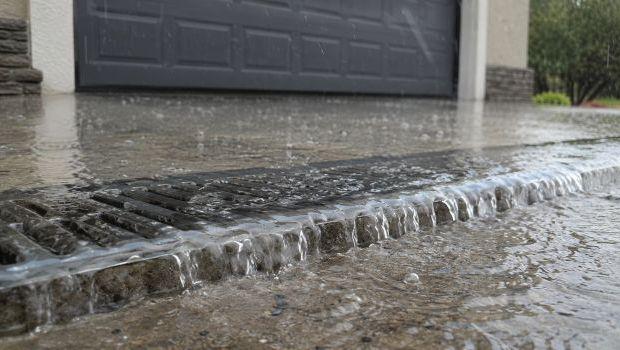 Canaletta di drenaggio garage: perch&eacute; tracima durante i temporali