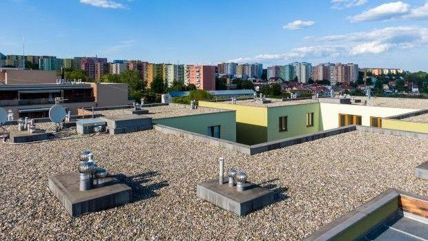 Copertura piana con ghiaia avvallata: cosa verificare dopo i temporali