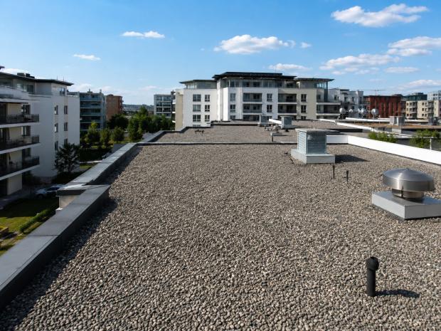 Edificio con copertura in ghiaia