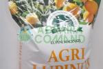 I lupini macinati sono un concime naturale indicato per agrumi, camelie, ortensie e altre piante acidofile.